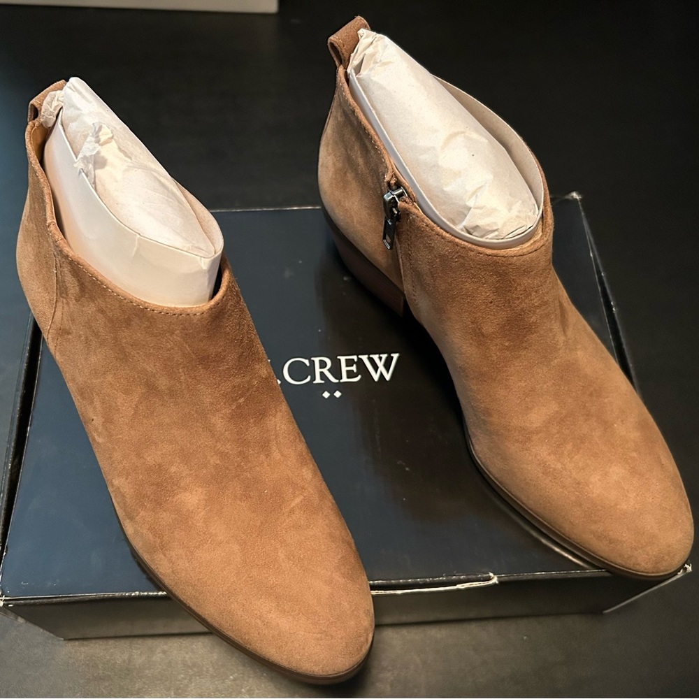 J.Crew Factory Brand New Sawyer Camel Suede Boots
New in box
Size 7.5